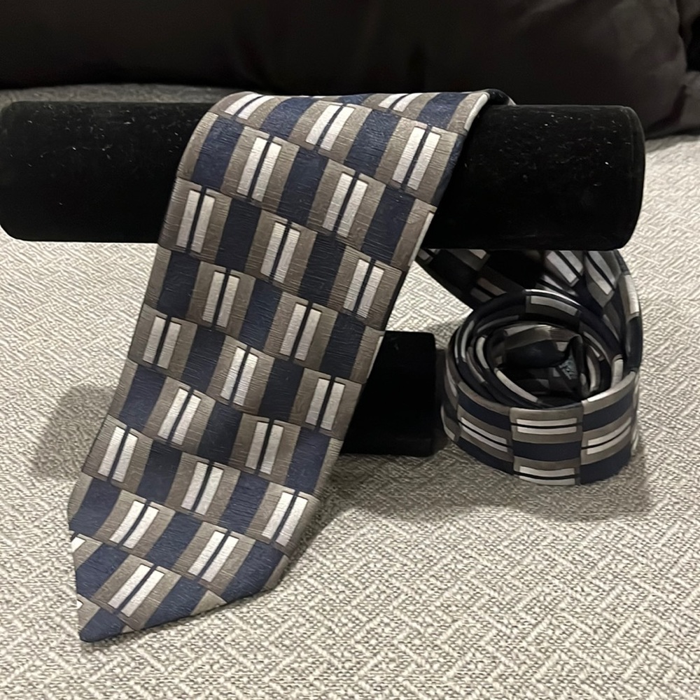 Men’s Navy Blue Patterned Necktie